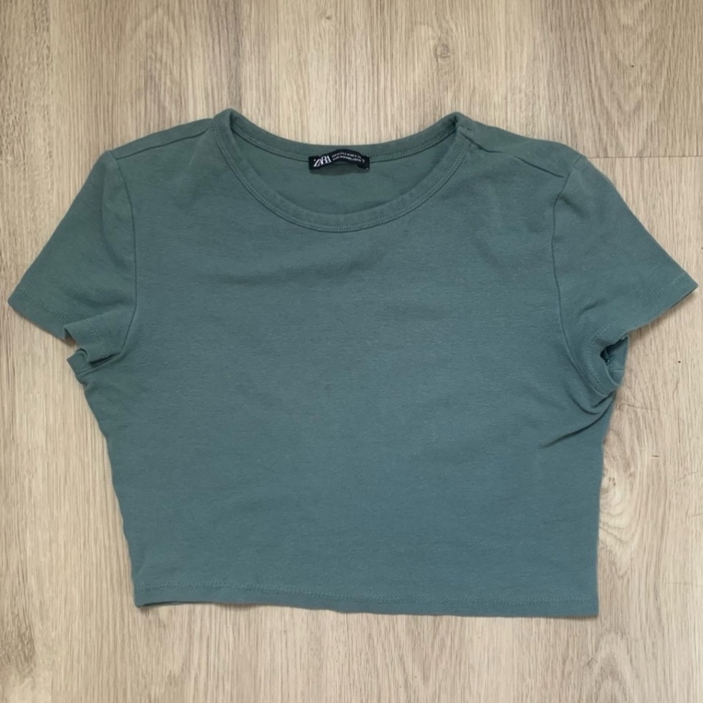 zara cropped baby tee